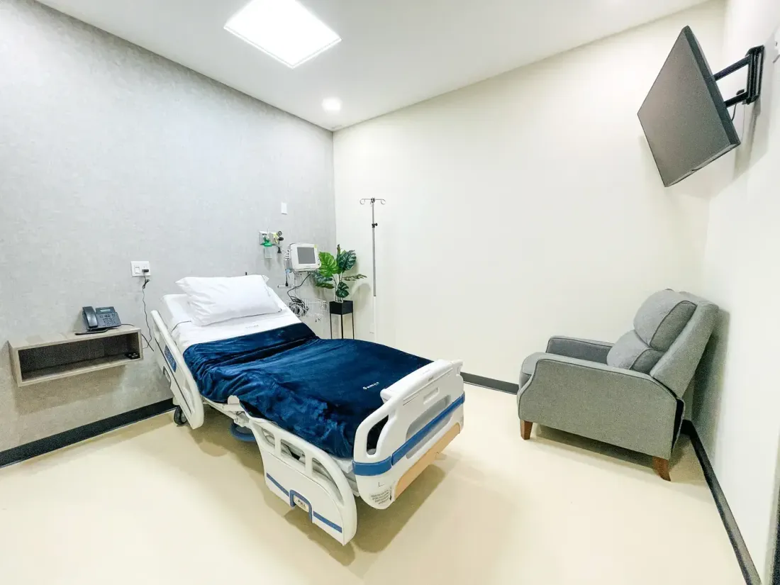Patient rooms at Russald Medical in Tijuana
