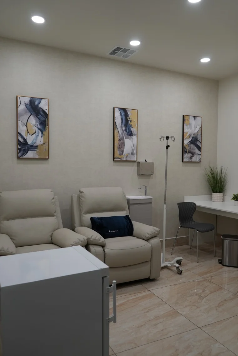 Treatment spaces at Russald Medical in Tijuana